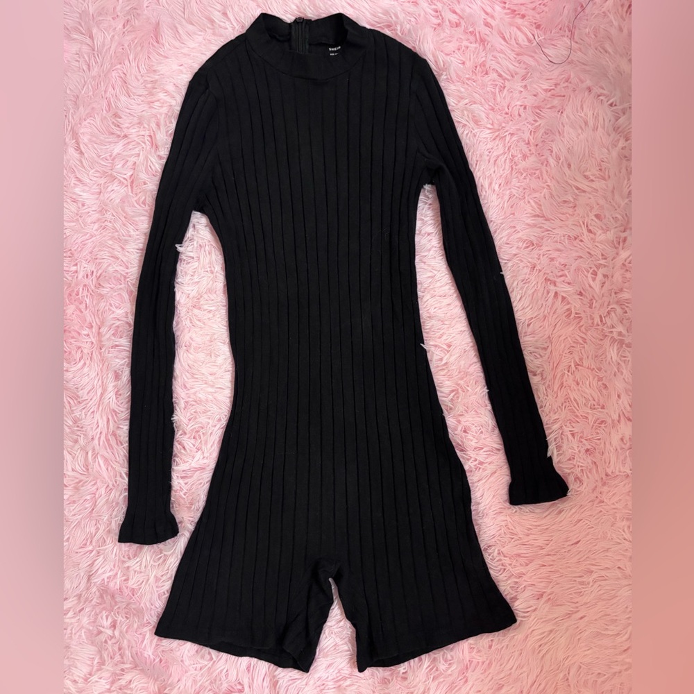Black Ribbed Long Sleeve Romper - Size Medium